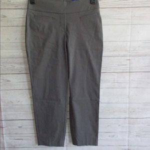 NWT - APT 9 stretchy Capri - sz 8